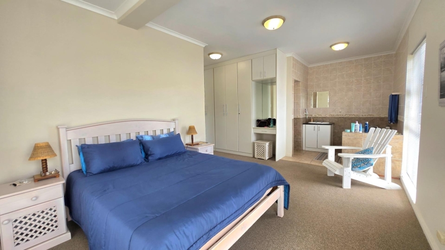 3 Bedroom Property for Sale in Franskraal Western Cape